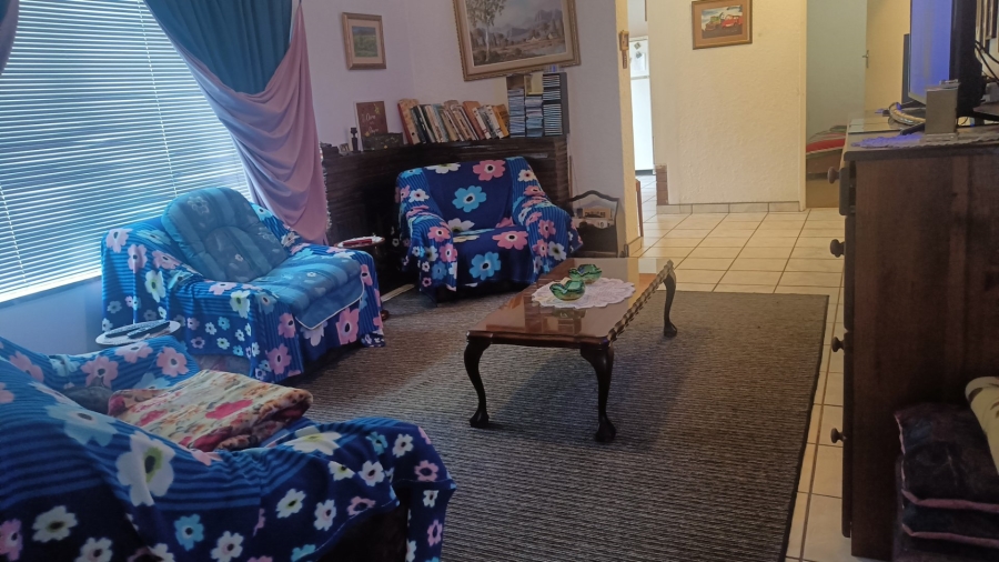4 Bedroom Property for Sale in Wilkoppies North West